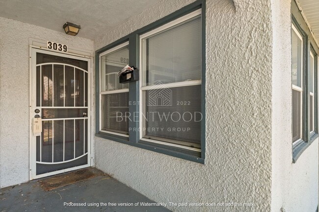 Building Photo - Spacious 4 Bed 1.5 Bath Updated Home