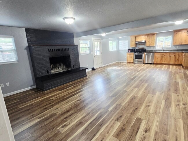 Building Photo - 62464 E Brightwood Loop Rd