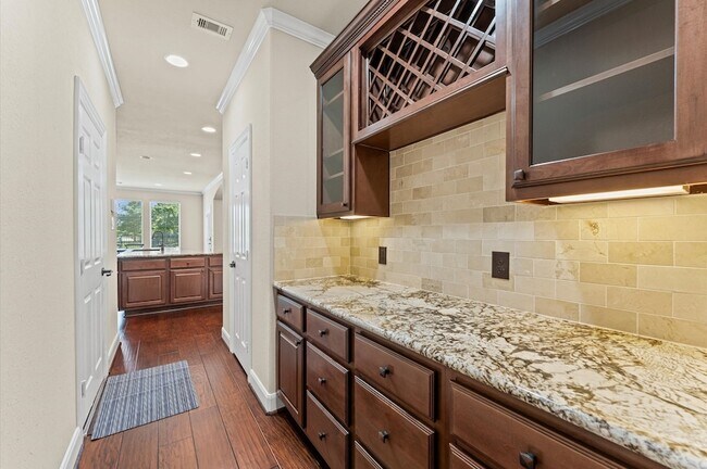 Building Photo - 10 Cayuga Pond Ct