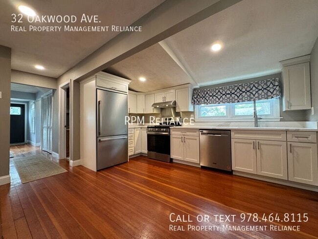 Building Photo - 32 Oakwood Ave