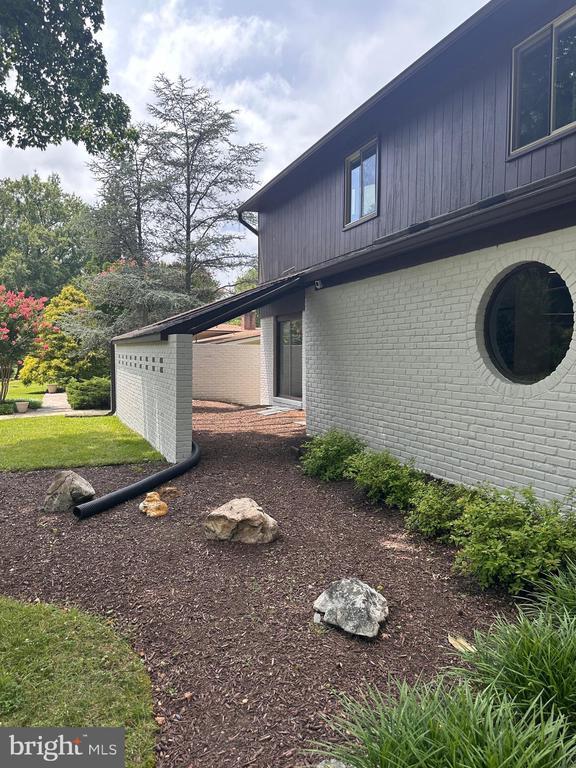Building Photo - 6005 Neilwood Dr