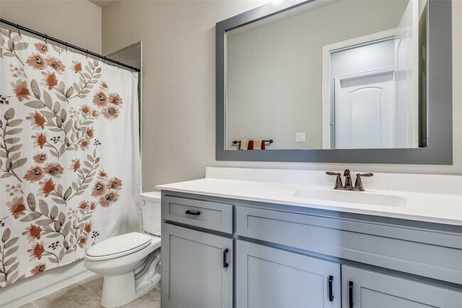 Building Photo - 11112 Lacey Oak Ridge