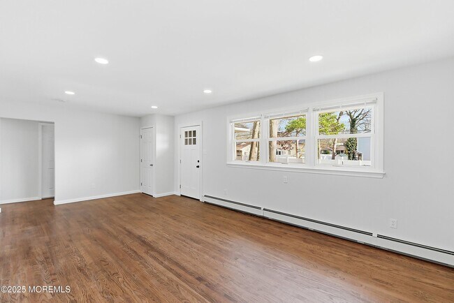 Building Photo - 501 Adolphus St