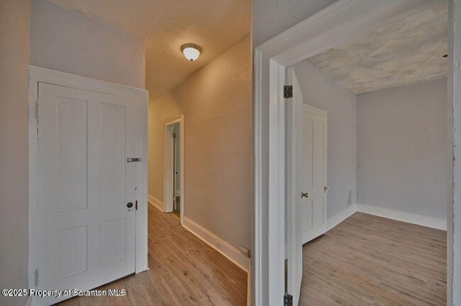 Building Photo - 1416 Capouse Ave
