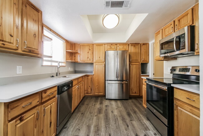 Building Photo - 8204 N 60th Dr