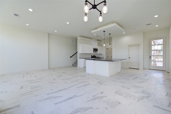 Building Photo - 2914 El Fenice Ln