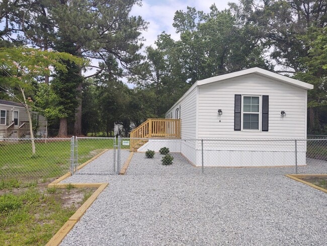 Building Photo - 6 Elcona St