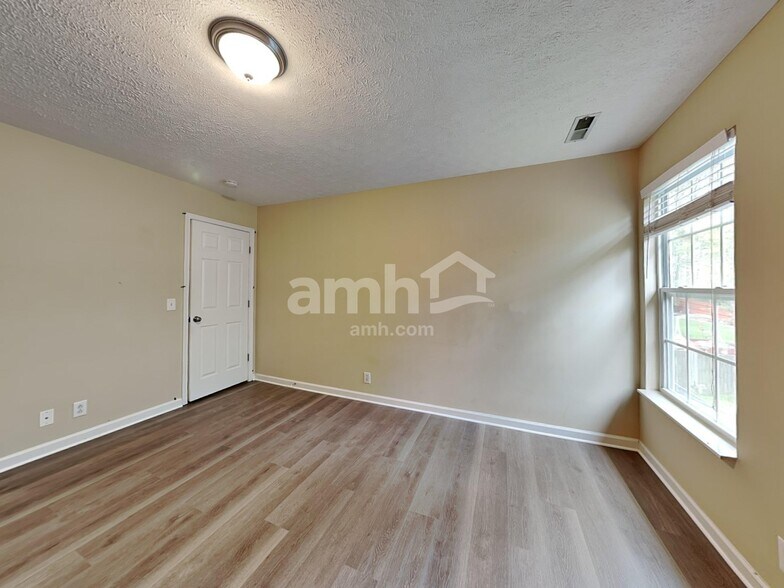 Building Photo - 2608 Welshcrest Dr