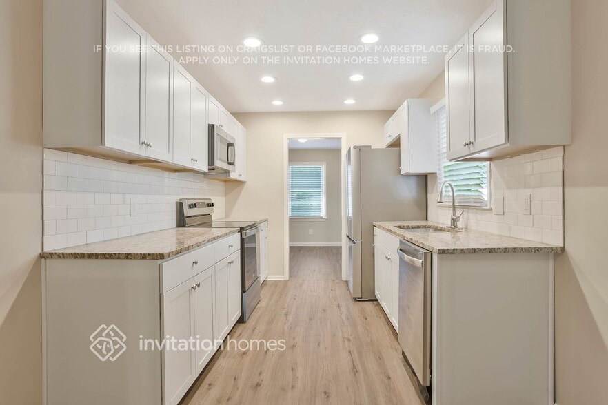 Building Photo - 3648 Fairlane Dr