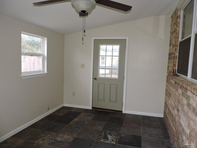 Building Photo - 7356 Sandy Creek Cir