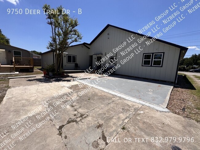 Building Photo - 9750 Deer Trail Dr
