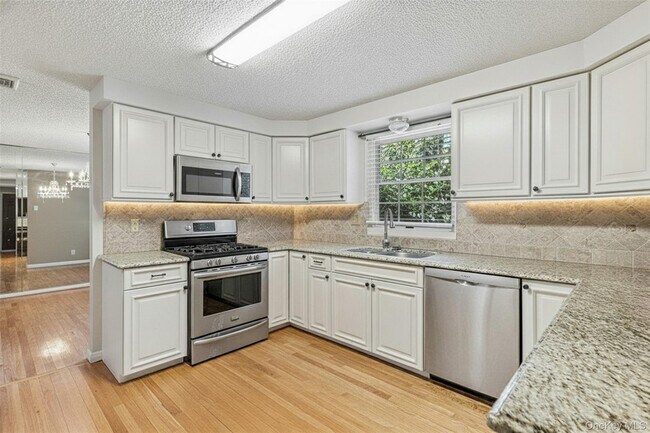 Building Photo - 21 Foreston Cir