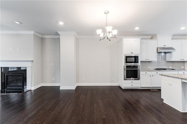 Building Photo - 3634 Via Nuova Ln