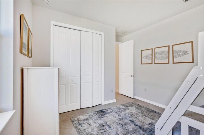 Building Photo - 17617 Santorini Ct