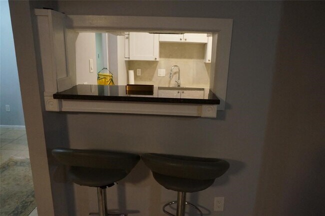 Building Photo - 8427 Hearth Dr