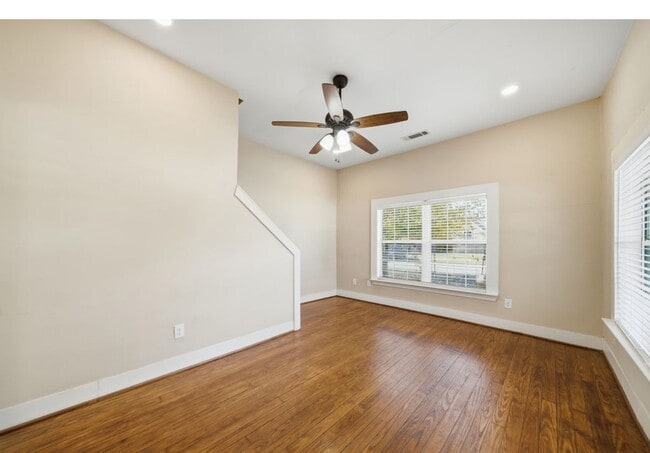 Building Photo - 4602 Ward St