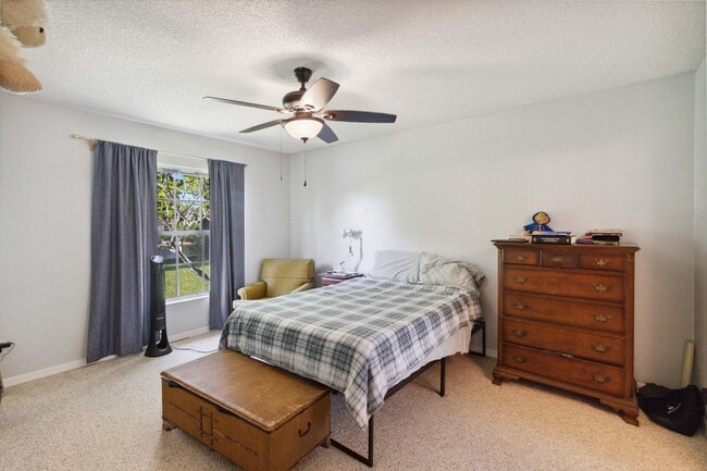 Building Photo - 1007 Jacaranda Cir