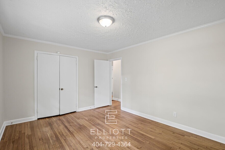 Building Photo - 1095 Oakfield Dr SE