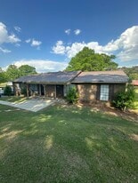 Duplex- available unit is to the left - 2104 Francis St
