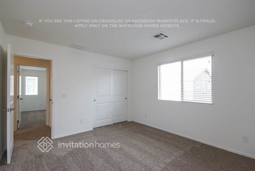 Building Photo - 1270 E Palomino Way