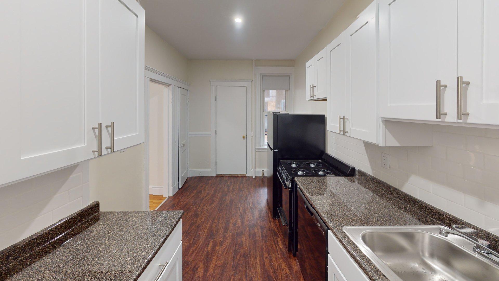 Building Photo - 208 Kelton St