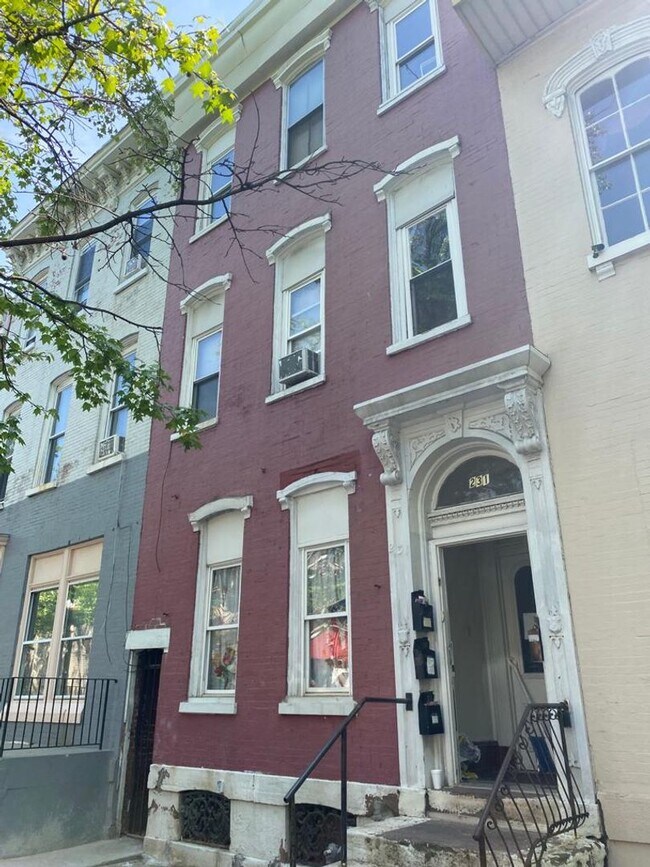 Building Photo - 231 S 4th St