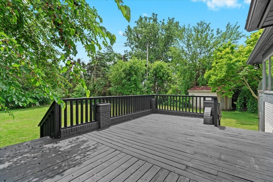 Building Photo - 40526 Woodside Dr