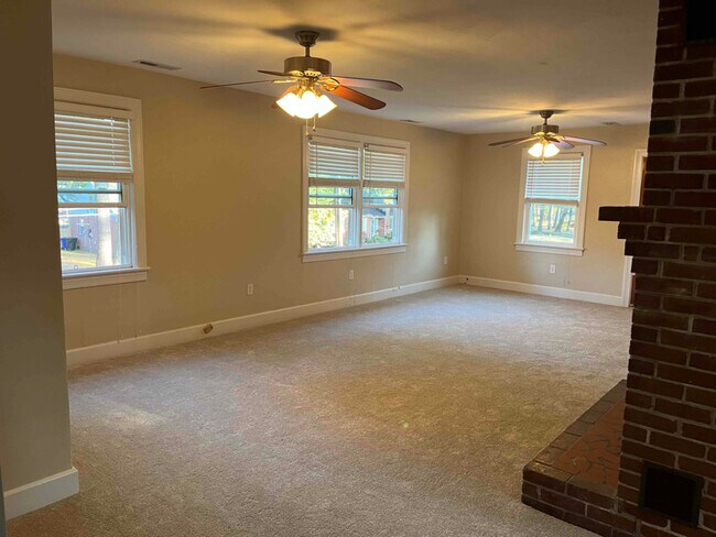 Building Photo - 309 Tareyton Ln