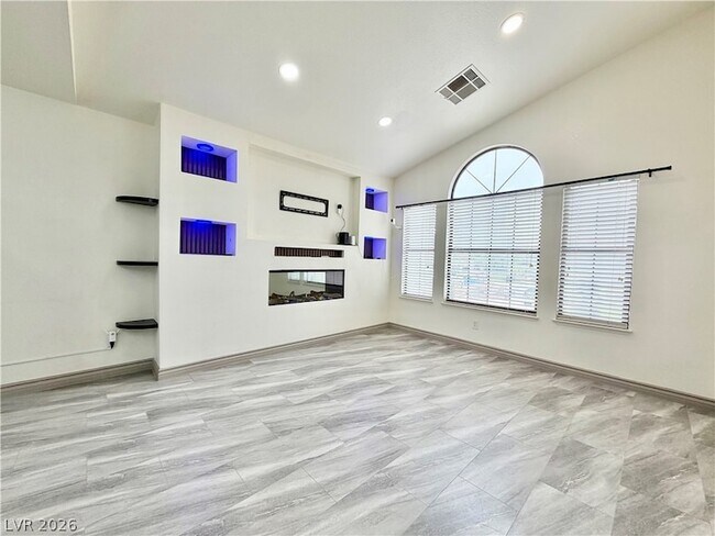 Building Photo - 6251 Desert Sun Dr