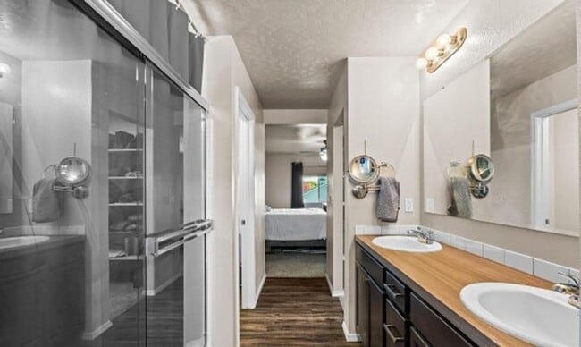 Building Photo - Beautiful Home near Meridian High School