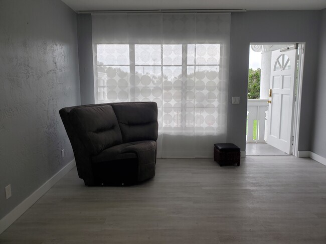 Building Photo - 2454 Australia Way E