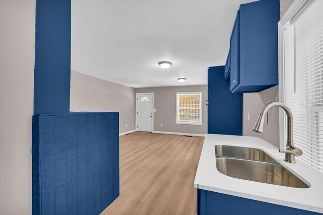 Building Photo - Charming 2BR Duplex in Atlanta