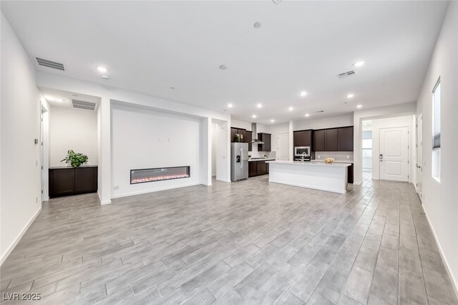 Building Photo - 102 Ibiza Lk Dr