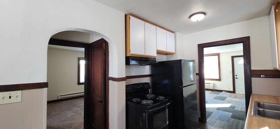 Building Photo - 2238 West Ave S