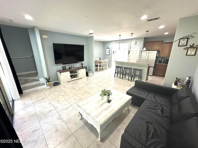 Building Photo - 7041 Beauhaven Ct