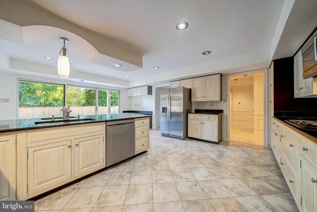 Building Photo - 6209 Stoneham Ln
