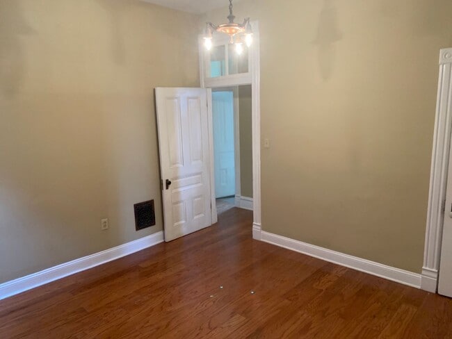 Building Photo - 3129 Shenandoah Ave