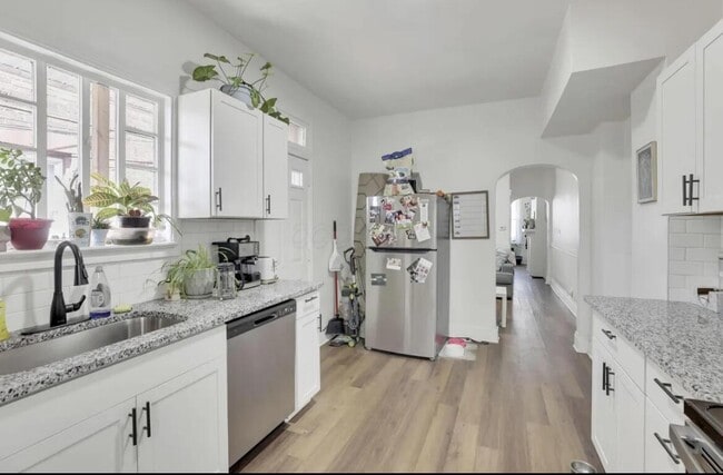 Building Photo - 287 E Woodrow Ave