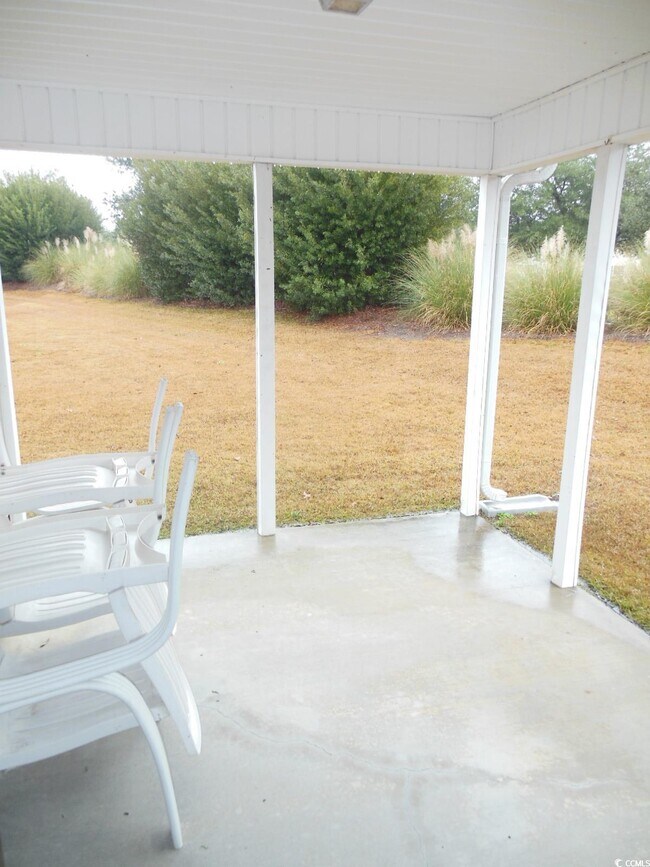 Building Photo - 204 Bittersweet Ln