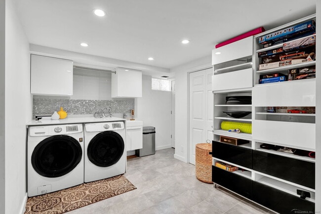 Building Photo - 1815 New Britain Ave