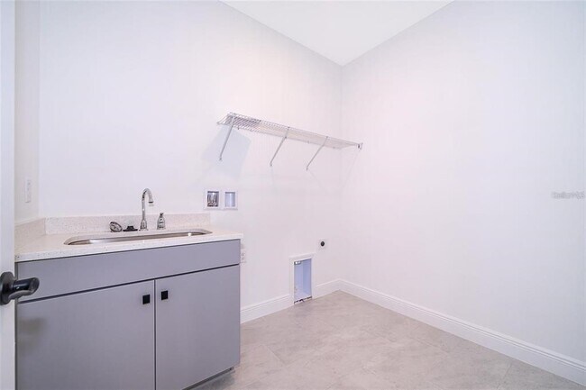 Building Photo - 4687 Cragmere Lp