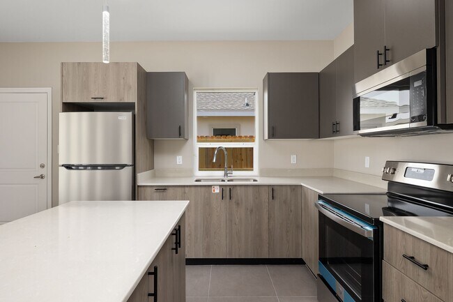 Building Photo - 5809 Puffin Ave