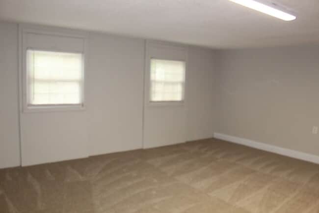 Building Photo - 4 Br, 3 ba + Bonus Henderson Forest