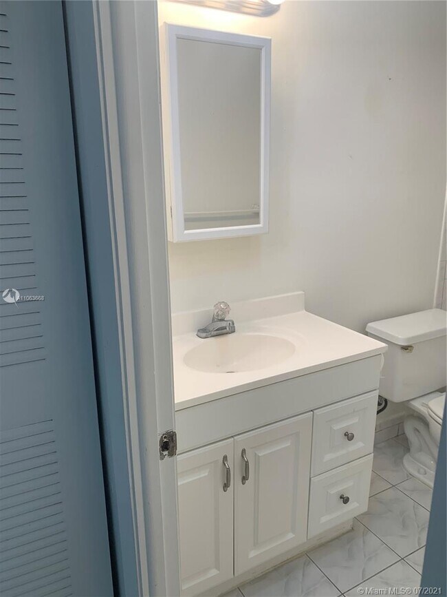 Building Photo - 8261 SW 128th St