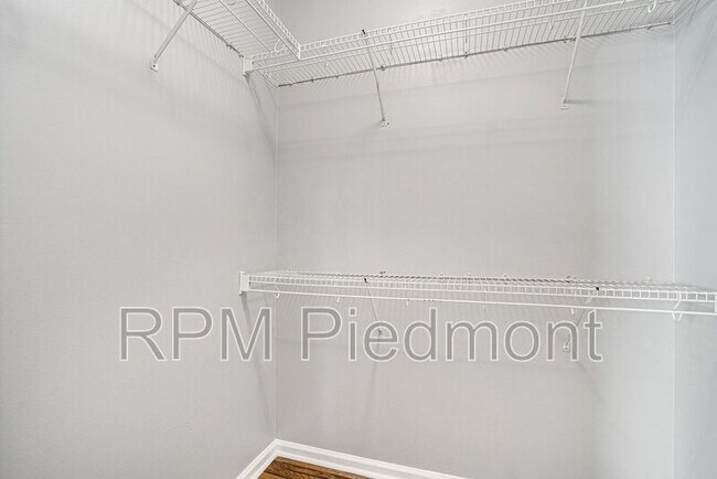 Building Photo - 331 Inman St SW