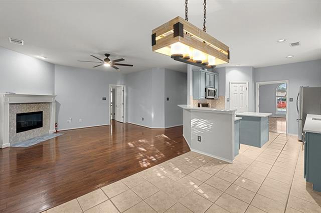 Building Photo - 4402 Spring Garden Dr