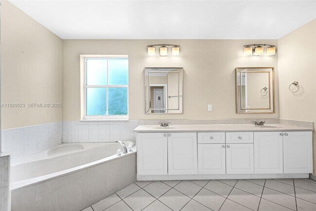 Building Photo - 2784 SW 129th Terrace