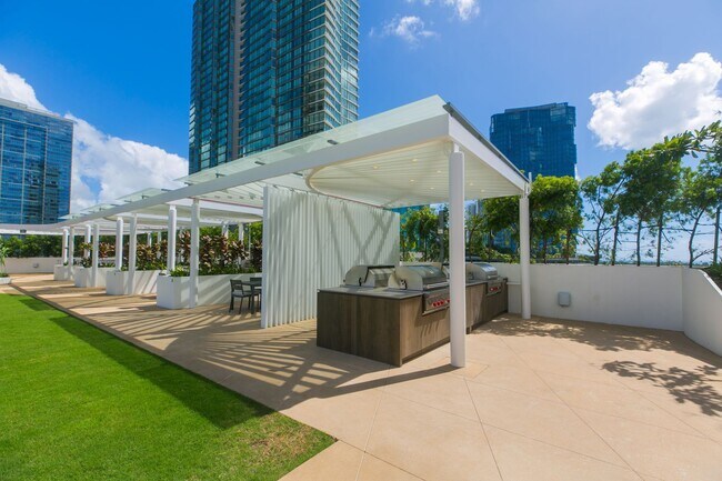 Building Photo - KOULA 2b2b1pkg Ready to Move In!