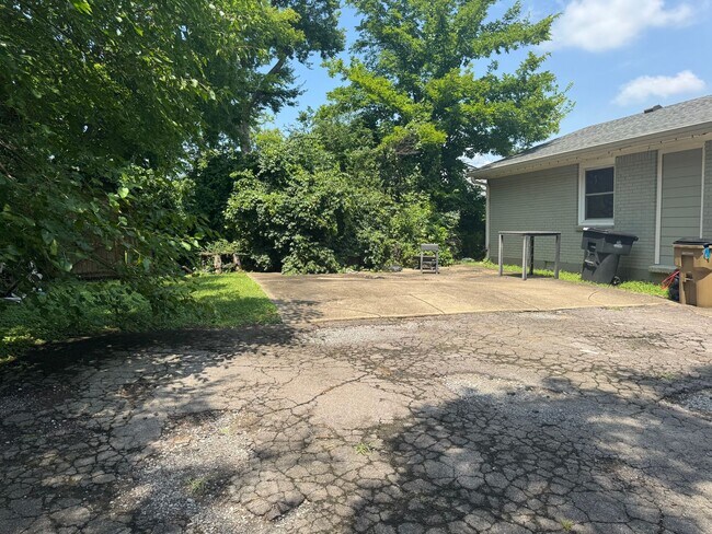 Building Photo - Great 3BR Home in the Heart of Nashville