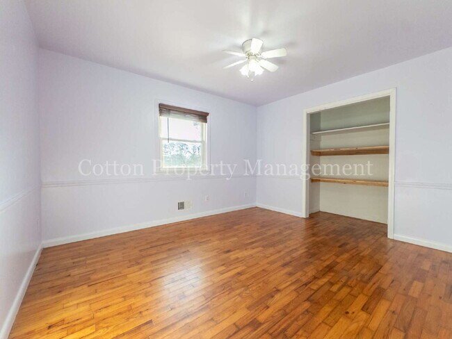 Building Photo - 101 Hyacinth Ave